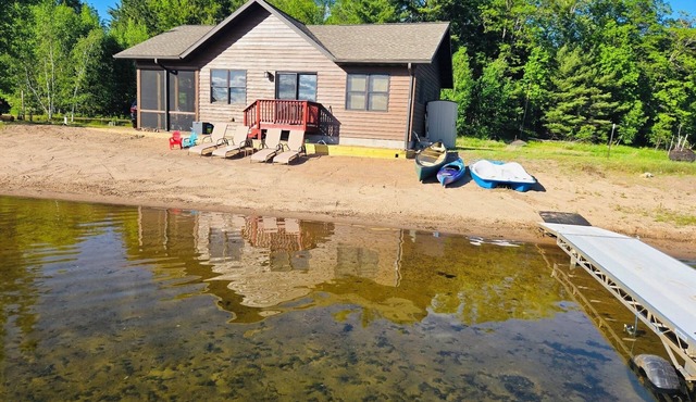 Gorgeous New 2BR Family Beach Retreat with Paddle Boat