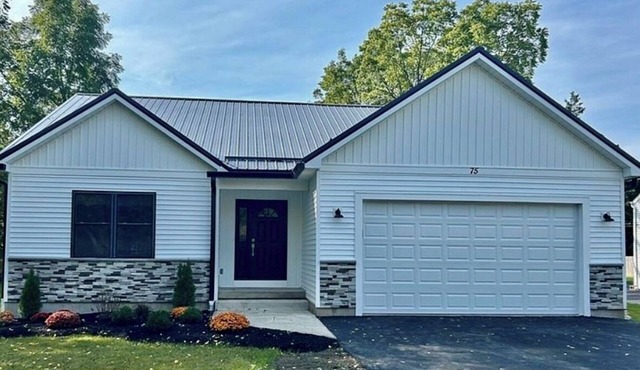 Gorgeous New Build Luxury Home In The Heart of the Village!