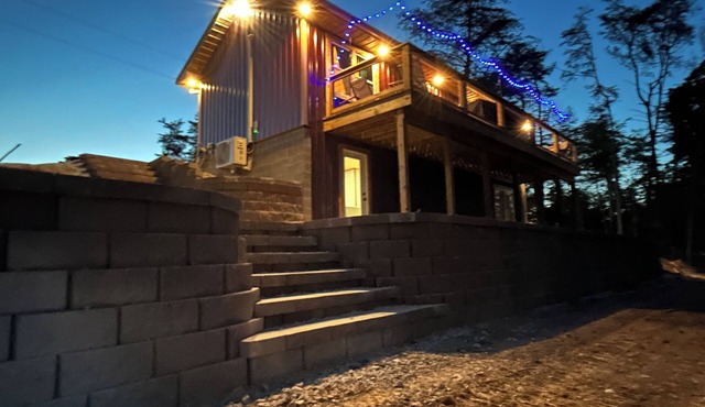 Gorgeous New Cabin with 70Acres!Trails, Waterfalls and Amazing Rock Formations!