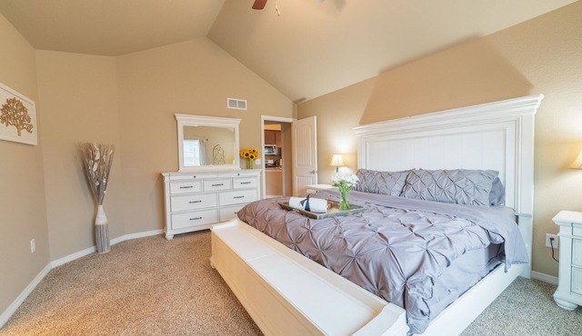 Gorgeous New Home - Theatre, Ping-Pong, & Stunning Mountain Views