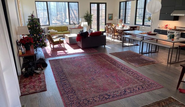 Gorgeous new house - minutes from the beach!