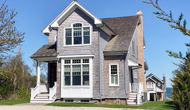 Gorgeous North Fork Beach House, sea views, amazing sunsets, 3min walk to beach