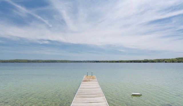 Gorgeous North Lake Leelanau frontage.