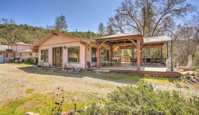 Gorgeous Oakhurst Retreat w/Swimming Hole!
