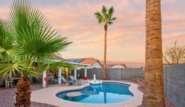 GORGEOUS OASIS! 3BR 2 BA Full House W/Heated Pool