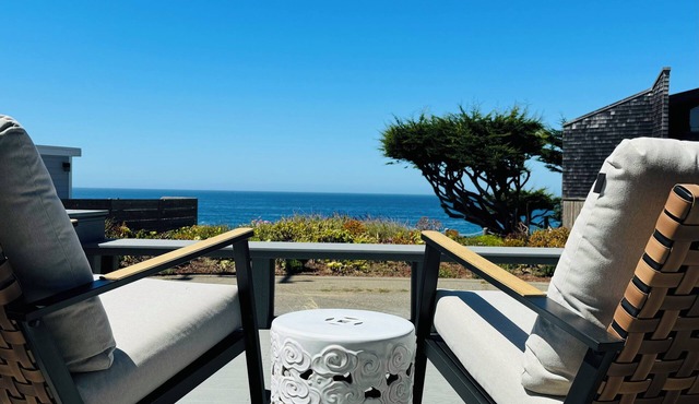 Gorgeous Ocean and Sunset Views from Cliff Side Cottage