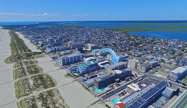 Gorgeous ocean views from your Private Balcony and a Phenomenal Location!