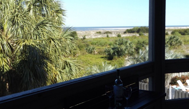 Gorgeous Ocean View. Stylish, Clean & Pet Friendly Hunting Island Pass Included!