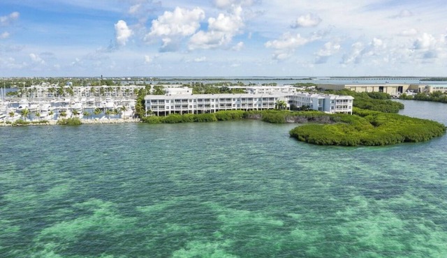 Gorgeous Ocean View in Paradise - Three Bedroom Condo - Minutes from Key West!