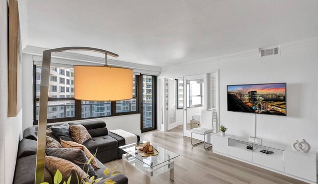 Gorgeous Ocean View 3BD Condo in Beachfront Resort 907