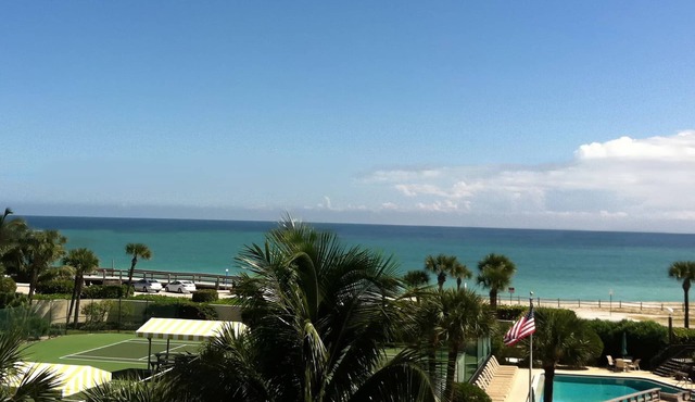 Gorgeous Ocean Views, Walk to Town, COMPLETE RENOVATION in 2023!
