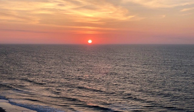 Gorgeous Oceanfront Condo