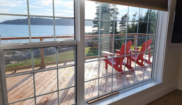 Gorgeous Oceanfront Retreat near Halifax