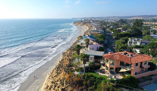 Gorgeous Oceanfront Beach House, Walk to Beach, DEL MAR/SOLANA BEACH