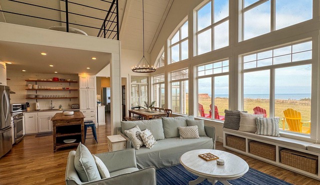 Gorgeous oceanfront beach house w/two master suites, walk to beach, AC, Firepit
