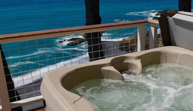 Gorgeous Oceanview! by OceanviewHotTubs Tesla Charging Oceanfront! Shelter Cove