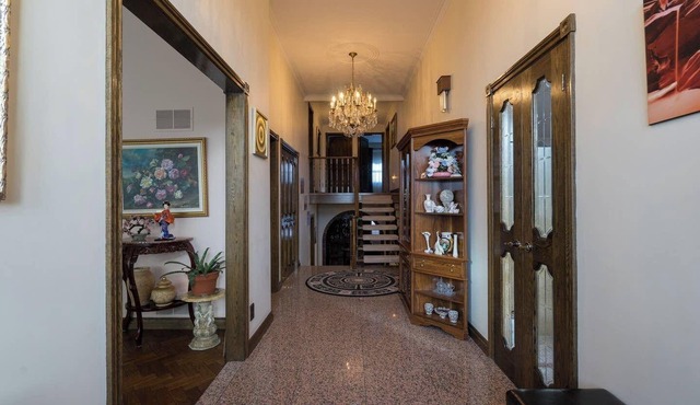 Gorgeous Peace Room in A Stunning Chalet Style Home - YYZ