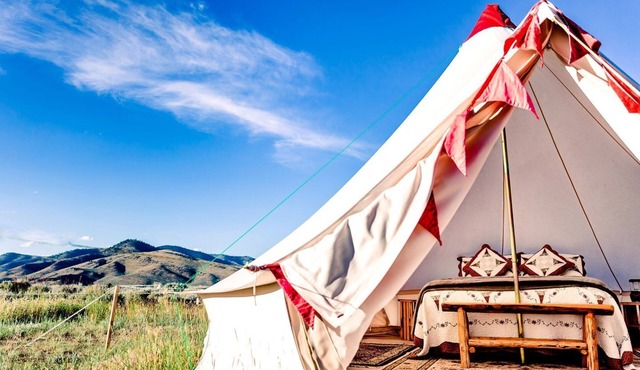 Gorgeous Pet-Friendly Bell Tent Retreat in Hot Spings, Montana