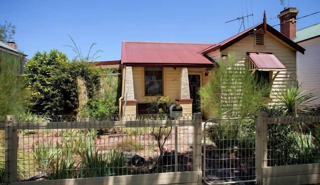 Gorgeous, pet friendly, family sized cottage in the perfect location.