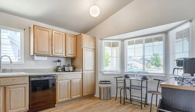 Gorgeous Pikes Peak Views - Newly Furnished and 3 Bedrooms!