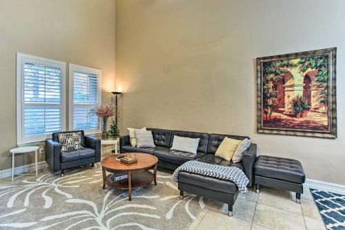 Gorgeous Plano Townhome w/Patio & Grill!