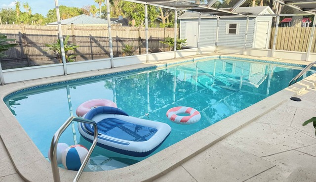 GORGEOUS Pool Home Central Location! Family and Pet friendly!