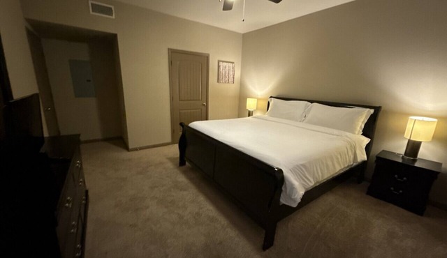 Gorgeous Pool View 3 Bedroom/2 Bath Condo in The