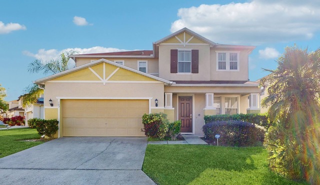 Gorgeous private home, dog-friendly, private pool & close to parks