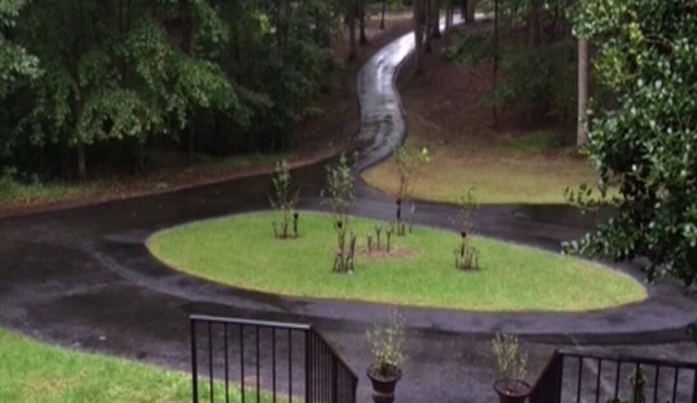 Gorgeous private split level mclean side of great falls park like setting