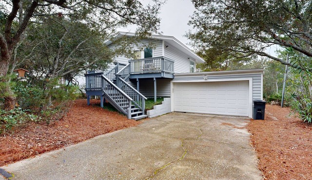 Gorgeous private home, short walk to the beach, great for families