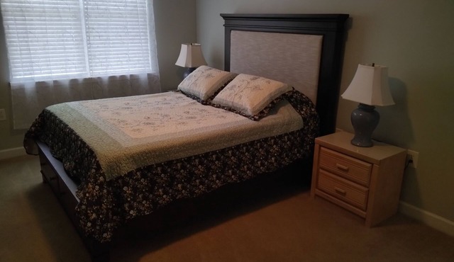 Gorgeous Quiet 2 Bedroom Condo on Golf Course