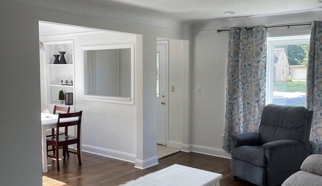 Gorgeous Ranch Home in Beautiful Westlake Ohio- No Cleaning Fee!