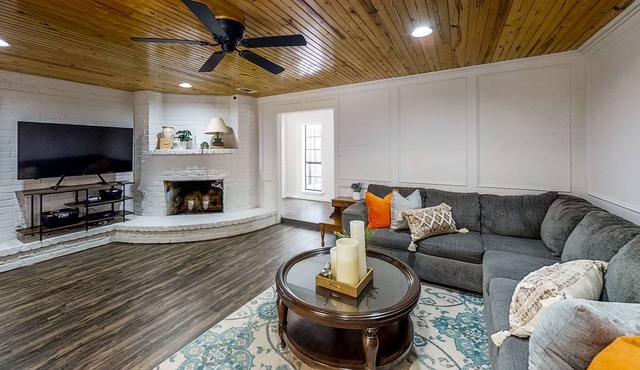 Gorgeous ranch-style home on nearly 3 peaceful acres, dog-friendly