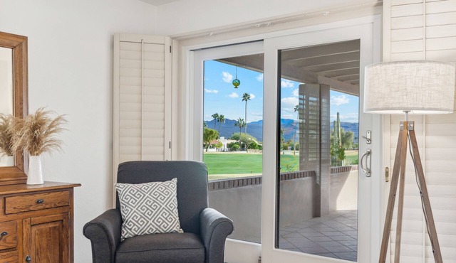 Gorgeous remodel in Rio Verde AZ with GOLF, VIEWS, golf cart and GREAT WIFI