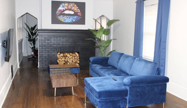 Gorgeous remodeled home, with entertainment, and massage chair for relaxing!