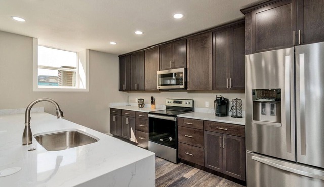 Gorgeous Remodeled Studios! # 17