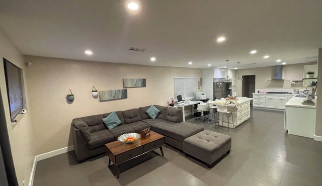 Gorgeous Remodeled 3 Beds, 2 Baths in Prime location.
