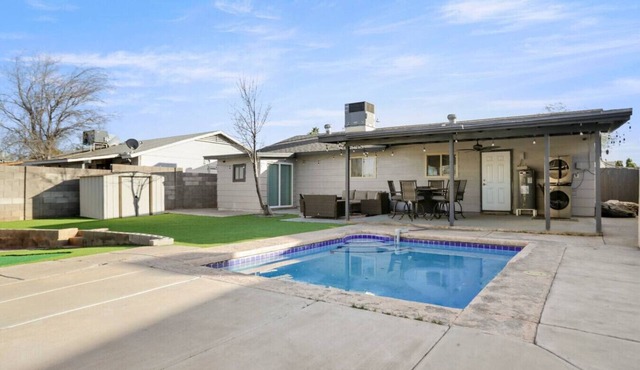 Gorgeous Renovated Home W/Pool!