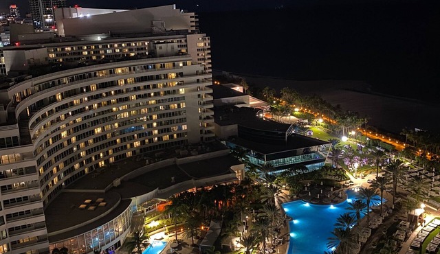 Gorgeous Renovated ocean view 1BD2BA suite with two complimentary spa passes