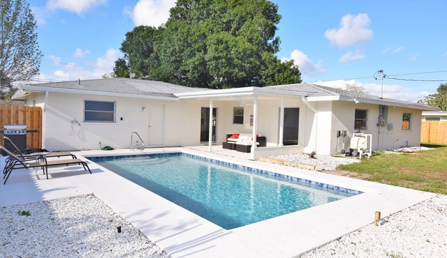 Gorgeous renovation with pool, minutes from beach