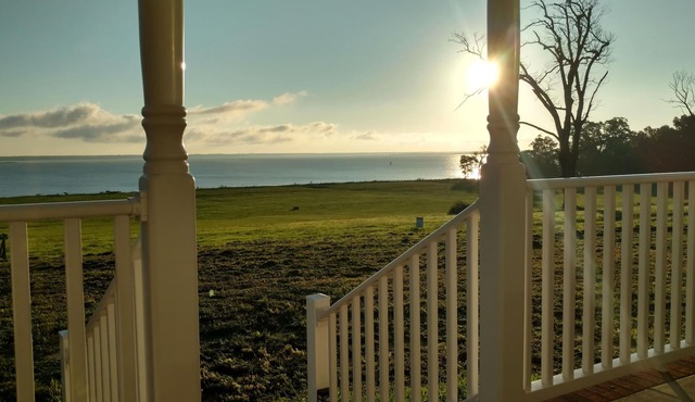 Gorgeous River Views/Private Beach - Peaceful Country Home close to Williamsburg