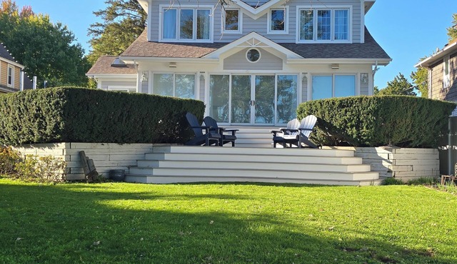 Gorgeous Riverside Retreat on the water-walking distance to Riverwalk & downtown