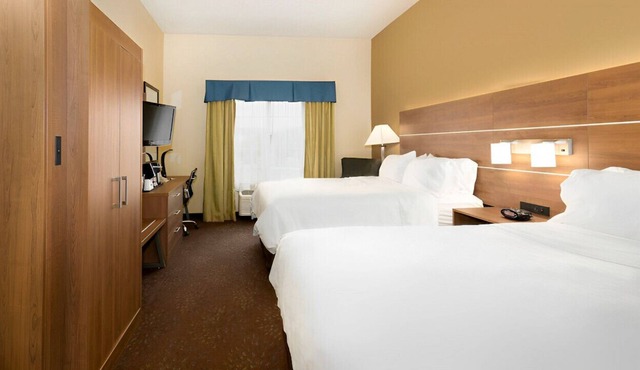 Gorgeous Room for Your Family & Friends! W/Pool