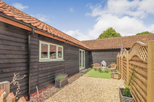 Gorgeous rural dog welcoming Milk Churn - Suffolk
