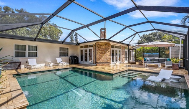 Gorgeous Sarasota Private Home with Heated Pool