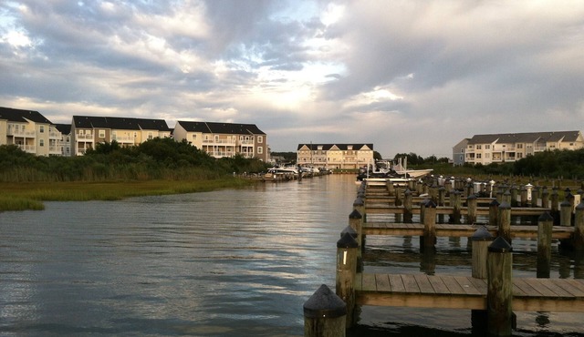 Gorgeous Seaside Village On Golf Course Rd In Sought After West OC