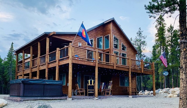 Gorgeous Secluded Cabin; Hot Tub; Mtn Views Pike’s Peak on 5 acres; hiking trail