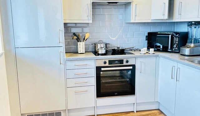 Gorgeous serene spacious luxury apartment