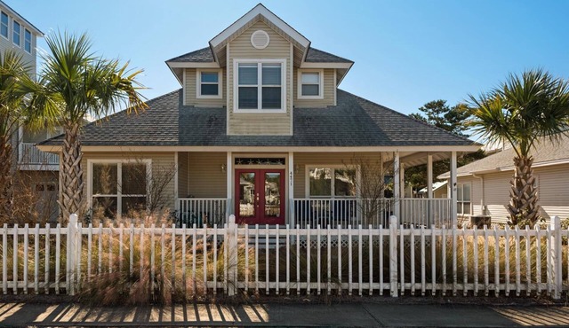 Gorgeous & Spacious 4 Bdrm, Sleeps 14, Close To Beach & Pool! BCH SERVICE!