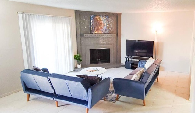 Gorgeous Spacious Condo Centrally located in OKC